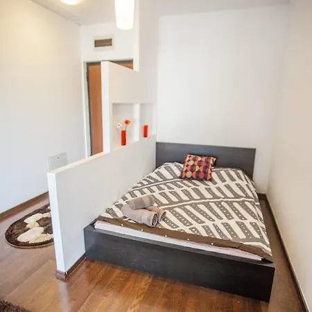Baneasa Pipera Studio * بوخارست