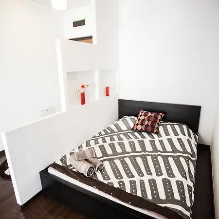 Baneasa Pipera Studio بوخارست